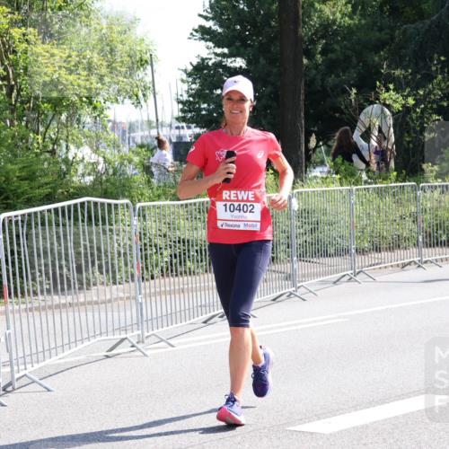 08.06.2024 - REWE Women's Run Strokosch-Dieckow http://msf.ph/oto/6257368 09.06.2024 09:50:27 Laufen 77, 10402 meine-sportfotos.de