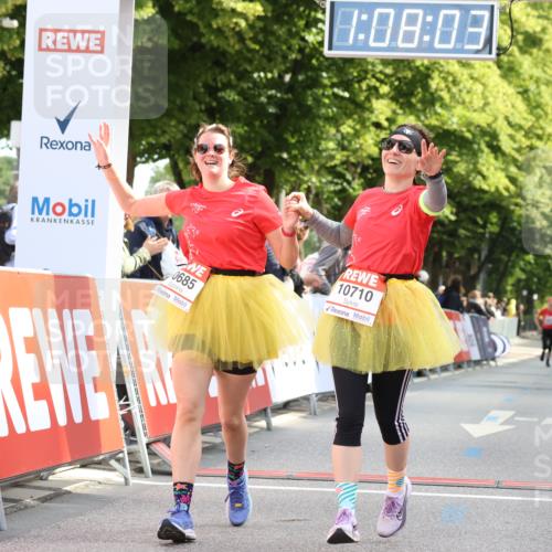 08.06.2024 - REWE Women's Run Strokosch-Dieckow http://msf.ph/oto/6257381 09.06.2024 10:08:33 Ziel 10142, 10315, 10685, 10710 meine-sportfotos.de