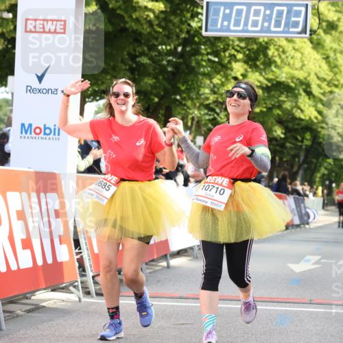 08.06.2024 - REWE Women's Run Strokosch-Dieckow http://msf.ph/oto/6257388 09.06.2024 10:08:33 Ziel 10142, 10315, 10685, 10710 meine-sportfotos.de