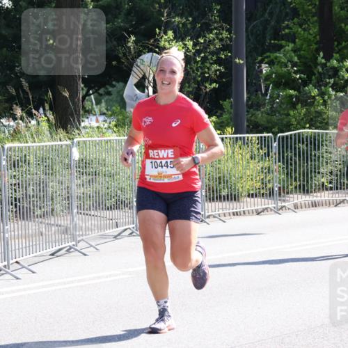 08.06.2024 - REWE Women's Run Strokosch-Dieckow http://msf.ph/oto/6257389 09.06.2024 09:50:32 Laufen 10445, 10103 meine-sportfotos.de