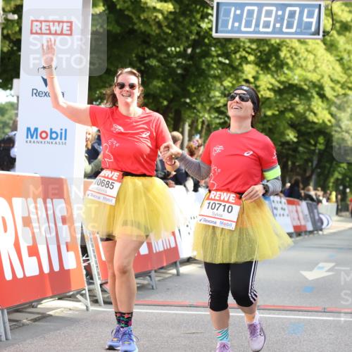 08.06.2024 - REWE Women's Run Strokosch-Dieckow http://msf.ph/oto/6257394 09.06.2024 10:08:33 Ziel 10142, 10315, 10685, 10710 meine-sportfotos.de