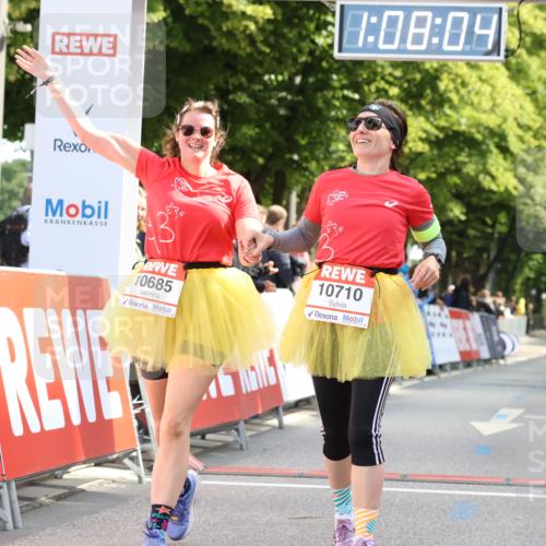 08.06.2024 - REWE Women's Run Strokosch-Dieckow http://msf.ph/oto/6257401 09.06.2024 10:08:33 Ziel 10142, 10315, 10685, 10710 meine-sportfotos.de