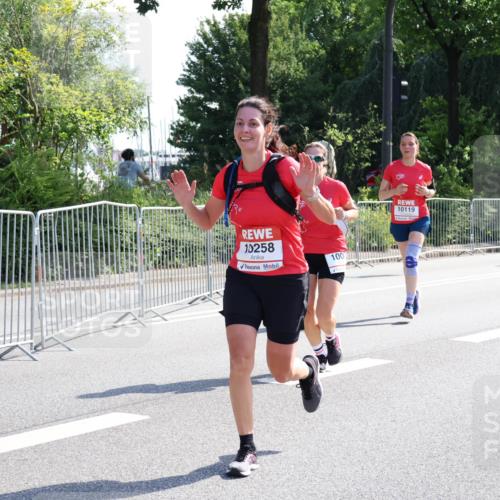 08.06.2024 - REWE Women's Run Strokosch-Dieckow http://msf.ph/oto/6257410 09.06.2024 09:50:37 Laufen 10258, 100, 10119 meine-sportfotos.de
