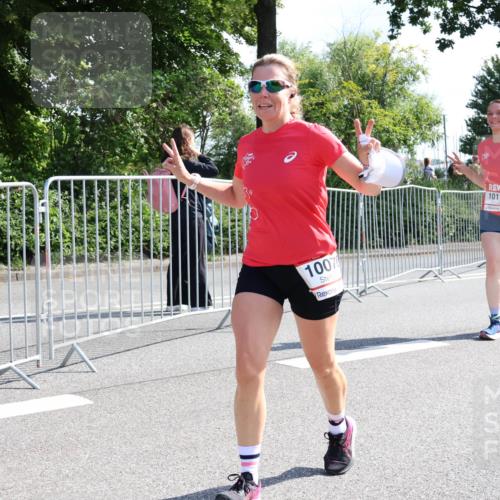 08.06.2024 - REWE Women's Run Strokosch-Dieckow http://msf.ph/oto/6257421 09.06.2024 09:50:39 Laufen 10070, 10119 meine-sportfotos.de