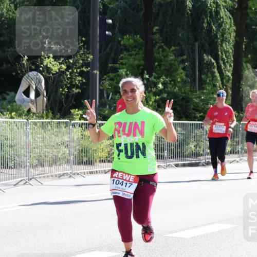 08.06.2024 - REWE Women's Run Strokosch-Dieckow http://msf.ph/oto/6257454 09.06.2024 09:50:47 Laufen 10716, 10417, 10771 meine-sportfotos.de