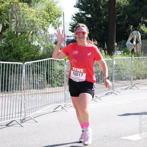 08.06.2024 - REWE Women's Run Strokosch-Dieckow http://msf.ph/oto/6257467 09.06.2024 09:50:50 Laufen 10517 meine-sportfotos.de