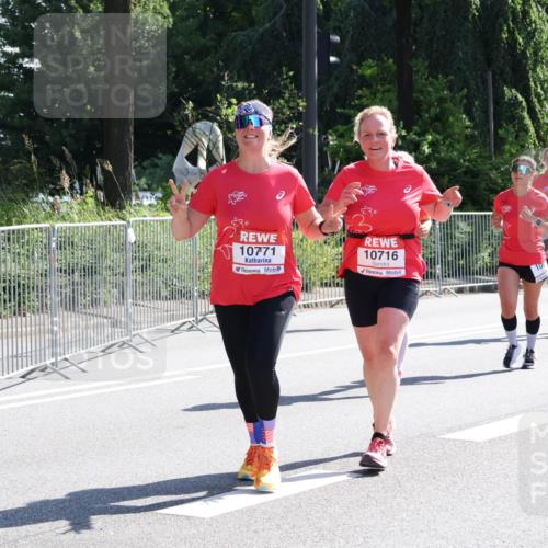 08.06.2024 - REWE Women's Run Strokosch-Dieckow http://msf.ph/oto/6257472 09.06.2024 09:50:51 Laufen 10771, 10716, 10421 meine-sportfotos.de