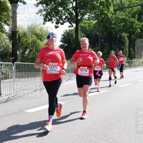 08.06.2024 - REWE Women's Run Strokosch-Dieckow http://msf.ph/oto/6257481 09.06.2024 09:50:53 Laufen 10771, 10716, 10659, 10421 meine-sportfotos.de