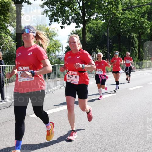 08.06.2024 - REWE Women's Run Strokosch-Dieckow http://msf.ph/oto/6257484 09.06.2024 09:50:53 Laufen 10, 10716, 10659, 10421 meine-sportfotos.de