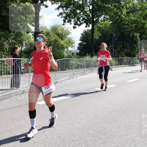 08.06.2024 - REWE Women's Run Strokosch-Dieckow http://msf.ph/oto/6257495 09.06.2024 09:50:55 Laufen 10010, 10421 meine-sportfotos.de