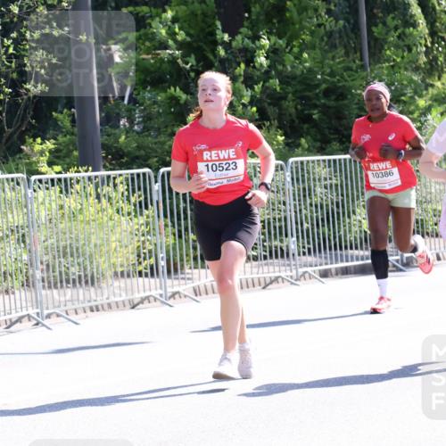 08.06.2024 - REWE Women's Run Strokosch-Dieckow http://msf.ph/oto/6257566 09.06.2024 09:51:28 Laufen 10523, 10386, 10407 meine-sportfotos.de