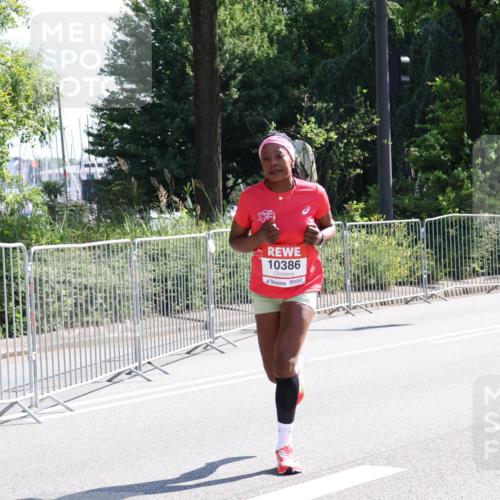 08.06.2024 - REWE Women's Run Strokosch-Dieckow http://msf.ph/oto/6257581 09.06.2024 09:51:32 Laufen 10386 meine-sportfotos.de