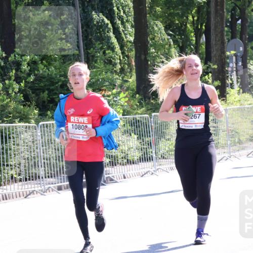 08.06.2024 - REWE Women's Run Strokosch-Dieckow http://msf.ph/oto/6257588 09.06.2024 09:51:35 Laufen 10809, 267, 1040 meine-sportfotos.de