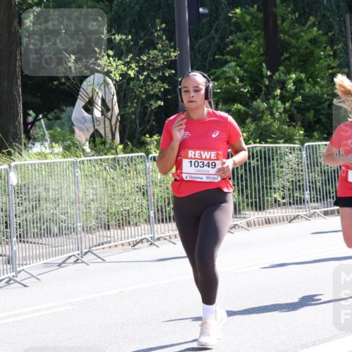 08.06.2024 - REWE Women's Run Strokosch-Dieckow http://msf.ph/oto/6257603 09.06.2024 09:51:40 Laufen 10349, 10403, 10393 meine-sportfotos.de
