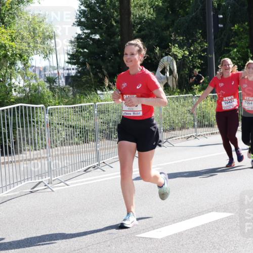 08.06.2024 - REWE Women's Run Strokosch-Dieckow http://msf.ph/oto/6257623 09.06.2024 09:51:43 Laufen 10424, 10641, 10068 meine-sportfotos.de