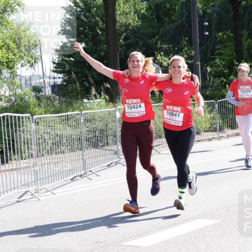 08.06.2024 - REWE Women's Run Strokosch-Dieckow http://msf.ph/oto/6257634 09.06.2024 09:51:44 Laufen 10424, 10641, 10068, 10611 meine-sportfotos.de