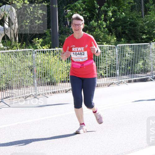 08.06.2024 - REWE Women's Run Strokosch-Dieckow http://msf.ph/oto/6257689 09.06.2024 09:51:55 Laufen 10482 meine-sportfotos.de