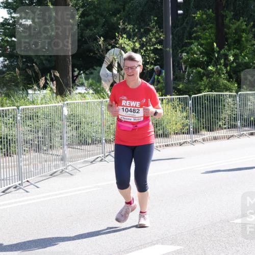 08.06.2024 - REWE Women's Run Strokosch-Dieckow http://msf.ph/oto/6257694 09.06.2024 09:51:56 Laufen 10482, 10754 meine-sportfotos.de