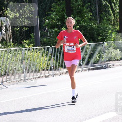 08.06.2024 - REWE Women's Run Strokosch-Dieckow http://msf.ph/oto/6257698 09.06.2024 09:51:57 Laufen 10754 meine-sportfotos.de