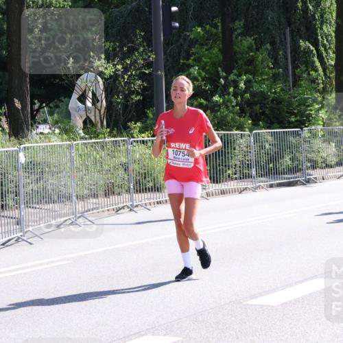 08.06.2024 - REWE Women's Run Strokosch-Dieckow http://msf.ph/oto/6257702 09.06.2024 09:51:58 Laufen 10754, 10765 meine-sportfotos.de