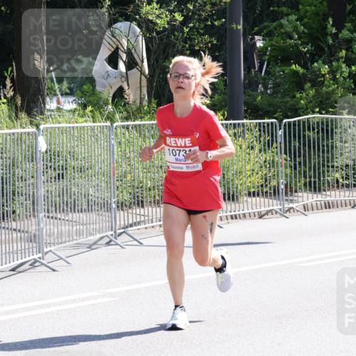 08.06.2024 - REWE Women's Run Strokosch-Dieckow http://msf.ph/oto/6257736 09.06.2024 09:52:10 Laufen 1073 meine-sportfotos.de