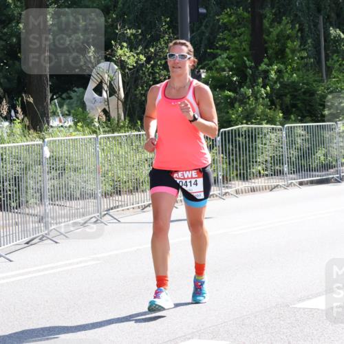 08.06.2024 - REWE Women's Run Strokosch-Dieckow http://msf.ph/oto/6257750 09.06.2024 09:52:15 Laufen 0414 meine-sportfotos.de