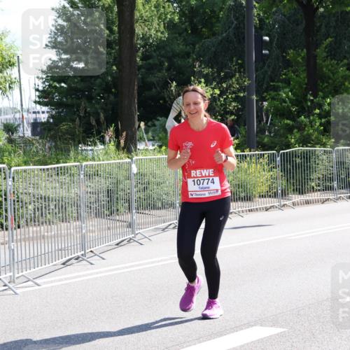 08.06.2024 - REWE Women's Run Strokosch-Dieckow http://msf.ph/oto/6257782 09.06.2024 09:52:40 Laufen 10774, 10512 meine-sportfotos.de