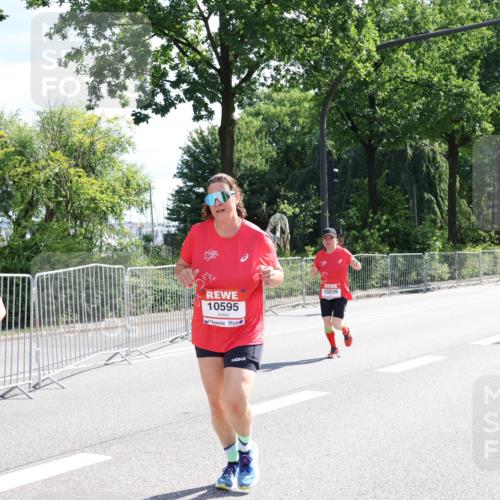 08.06.2024 - REWE Women's Run Strokosch-Dieckow http://msf.ph/oto/6257823 09.06.2024 09:52:54 Laufen 95, 10595, 10239 meine-sportfotos.de