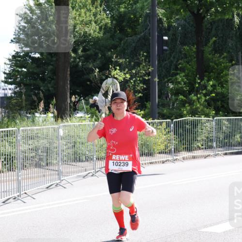 08.06.2024 - REWE Women's Run Strokosch-Dieckow http://msf.ph/oto/6257826 09.06.2024 09:52:55 Laufen 10239 meine-sportfotos.de