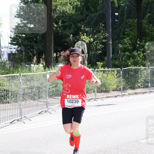 08.06.2024 - REWE Women's Run Strokosch-Dieckow http://msf.ph/oto/6257828 09.06.2024 09:52:55 Laufen 10239 meine-sportfotos.de