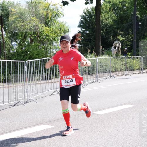 08.06.2024 - REWE Women's Run Strokosch-Dieckow http://msf.ph/oto/6257835 09.06.2024 09:52:56 Laufen 10239 meine-sportfotos.de