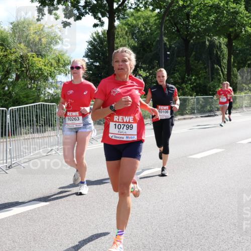 08.06.2024 - REWE Women's Run Strokosch-Dieckow http://msf.ph/oto/6257862 09.06.2024 09:53:04 Laufen 10263, 10799, 10106 meine-sportfotos.de