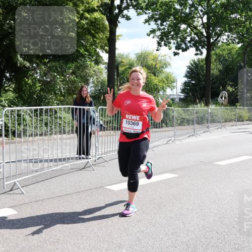 08.06.2024 - REWE Women's Run Strokosch-Dieckow http://msf.ph/oto/6257892 09.06.2024 09:53:09 Laufen 10369 meine-sportfotos.de