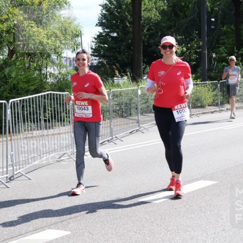 08.06.2024 - REWE Women's Run Strokosch-Dieckow http://msf.ph/oto/6257906 09.06.2024 09:53:13 Laufen 10043, 1002, 10117 meine-sportfotos.de