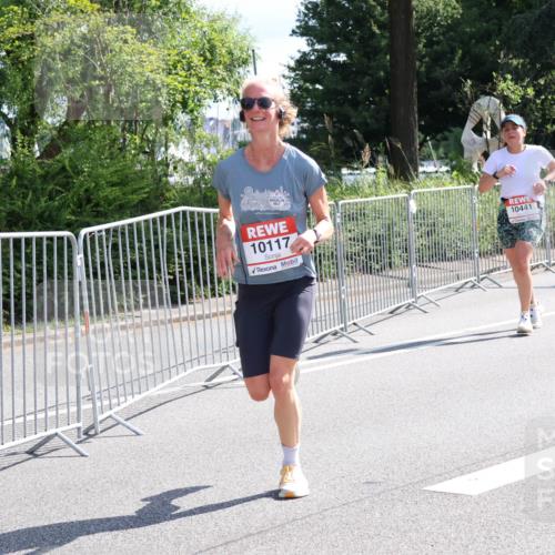 08.06.2024 - REWE Women's Run Strokosch-Dieckow http://msf.ph/oto/6257929 09.06.2024 09:53:17 Laufen 10117, 10441 meine-sportfotos.de
