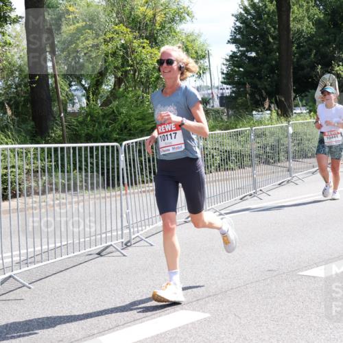 08.06.2024 - REWE Women's Run Strokosch-Dieckow http://msf.ph/oto/6257931 09.06.2024 09:53:17 Laufen 10117, 10441 meine-sportfotos.de