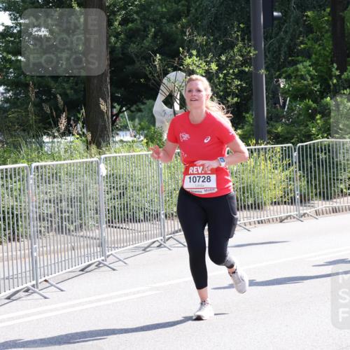 08.06.2024 - REWE Women's Run Strokosch-Dieckow http://msf.ph/oto/6257950 09.06.2024 09:53:22 Laufen 10728, 10442 meine-sportfotos.de
