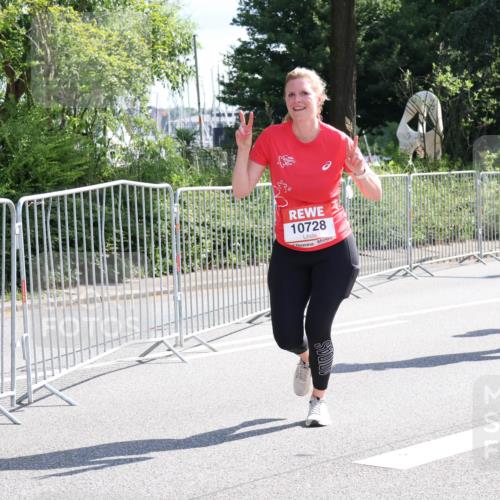 08.06.2024 - REWE Women's Run Strokosch-Dieckow http://msf.ph/oto/6257957 09.06.2024 09:53:23 Laufen 10728, 10442 meine-sportfotos.de