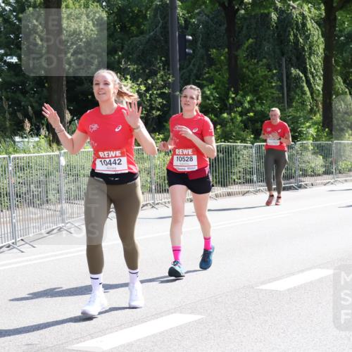 08.06.2024 - REWE Women's Run Strokosch-Dieckow http://msf.ph/oto/6257962 09.06.2024 09:53:24 Laufen 10442, 10528, 1056, 10373 meine-sportfotos.de