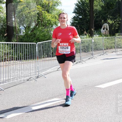 08.06.2024 - REWE Women's Run Strokosch-Dieckow http://msf.ph/oto/6257977 09.06.2024 09:53:26 Laufen 10528 meine-sportfotos.de