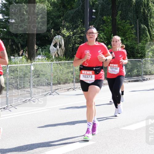 08.06.2024 - REWE Women's Run Strokosch-Dieckow http://msf.ph/oto/6257993 09.06.2024 09:53:29 Laufen 3, 1056, 10373, 10744, 10601 meine-sportfotos.de