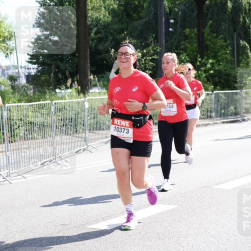 08.06.2024 - REWE Women's Run Strokosch-Dieckow http://msf.ph/oto/6257999 09.06.2024 09:53:29 Laufen 5, 10373, 3744 meine-sportfotos.de