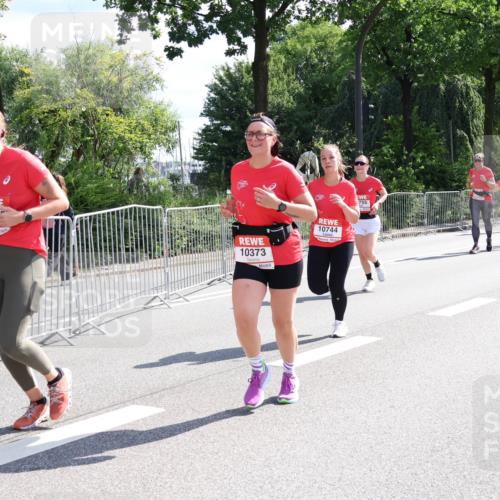 08.06.2024 - REWE Women's Run Strokosch-Dieckow http://msf.ph/oto/6258000 09.06.2024 09:53:30 Laufen 105, 10373, 10744, 755 meine-sportfotos.de