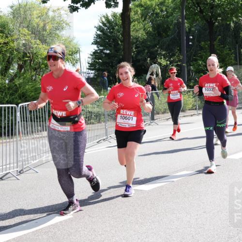 08.06.2024 - REWE Women's Run Strokosch-Dieckow http://msf.ph/oto/6258034 09.06.2024 09:53:34 Laufen 10601, 1033, 10283, 10094 meine-sportfotos.de