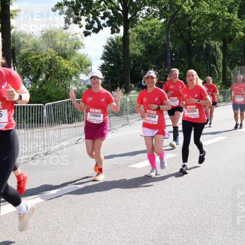 08.06.2024 - REWE Women's Run Strokosch-Dieckow http://msf.ph/oto/6258082 09.06.2024 09:53:37 Laufen 10465, 10660, 10094, 10347, 10354, 10715 meine-sportfotos.de