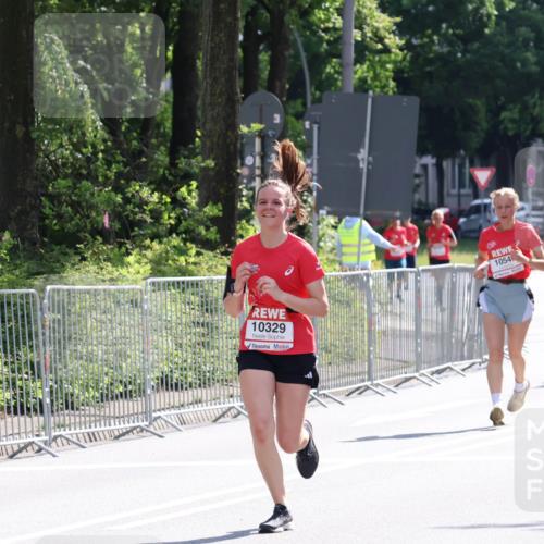 08.06.2024 - REWE Women's Run Strokosch-Dieckow http://msf.ph/oto/6258113 09.06.2024 09:53:45 Laufen 10329, 1054 meine-sportfotos.de