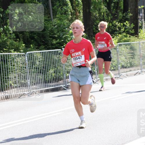 08.06.2024 - REWE Women's Run Strokosch-Dieckow http://msf.ph/oto/6258128 09.06.2024 09:53:51 Laufen 10547, 2, 10261 meine-sportfotos.de