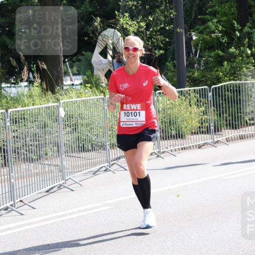08.06.2024 - REWE Women's Run Strokosch-Dieckow http://msf.ph/oto/6258162 09.06.2024 09:54:09 Laufen 10101, 10770 meine-sportfotos.de