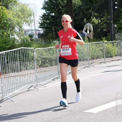 08.06.2024 - REWE Women's Run Strokosch-Dieckow http://msf.ph/oto/6258166 09.06.2024 09:54:10 Laufen 10101, 10770 meine-sportfotos.de