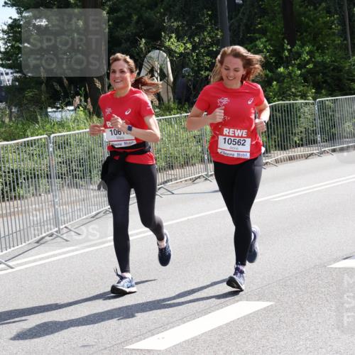 08.06.2024 - REWE Women's Run Strokosch-Dieckow http://msf.ph/oto/6258180 09.06.2024 09:54:16 Laufen 106, 10562 meine-sportfotos.de